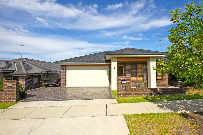 8 Hassall Way, Glenmore Park NSW 2745