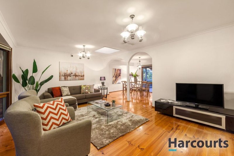 Photo - 8 Hassett Court, Wantirna South VIC 3152 - Image 2