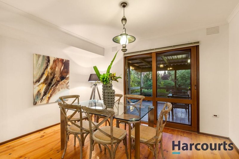 Photo - 8 Hassett Court, Wantirna South VIC 3152 - Image 3