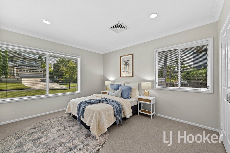 Photo - 8 Hatherton Crescent, Carindale QLD 4152 - Image 18