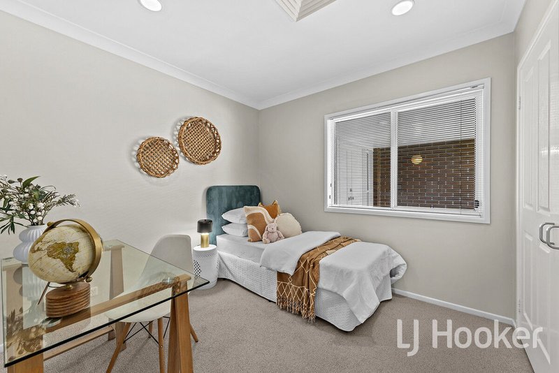 Photo - 8 Hatherton Crescent, Carindale QLD 4152 - Image 21