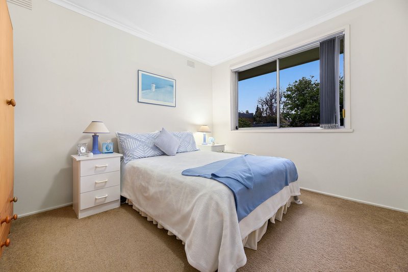 Photo - 8 Hawkins Court, Keysborough VIC 3173 - Image 7