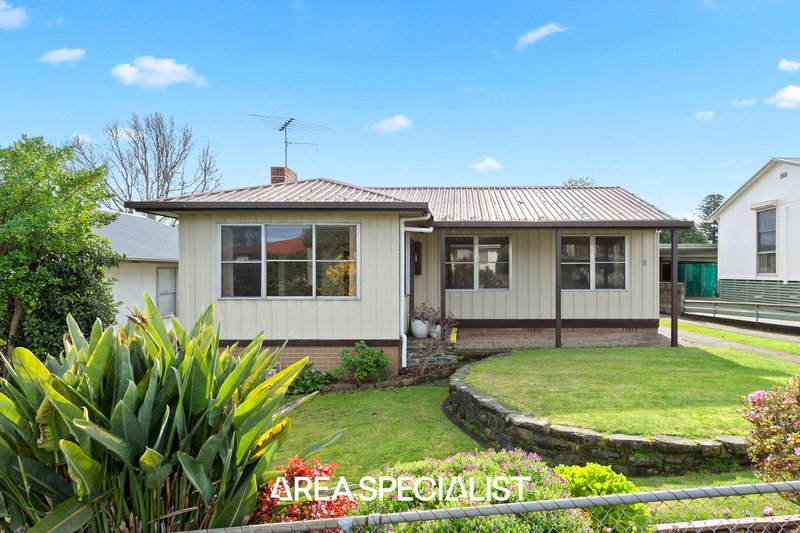 Photo - 8 Hawkins Street, Korumburra VIC 3950 - Image 2