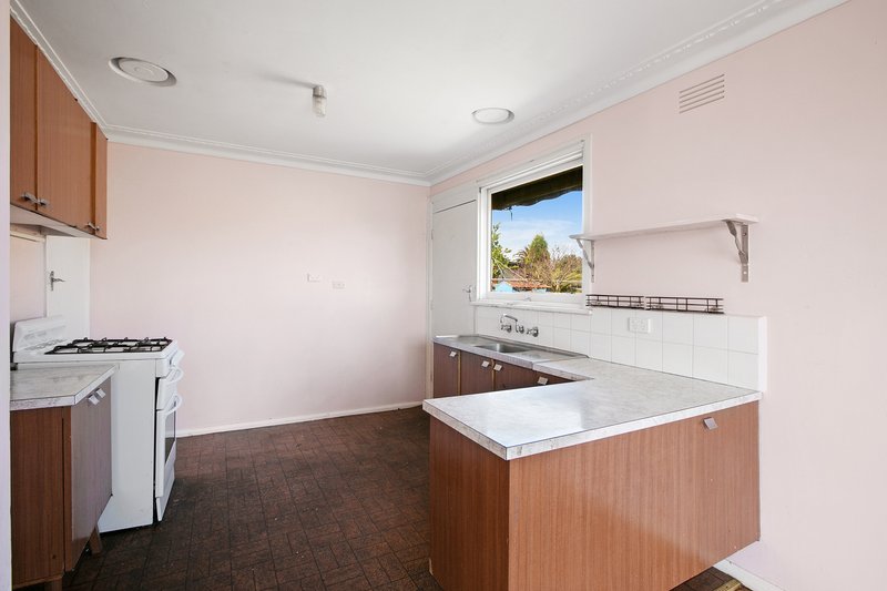 Photo - 8 Hazel Avenue, Thomastown VIC 3074 - Image 5