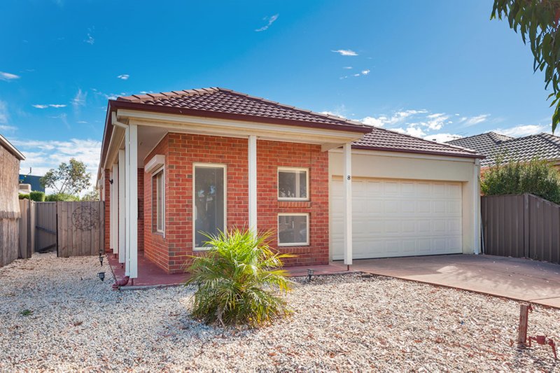 8 Healesville Loop, Craigieburn VIC 3064