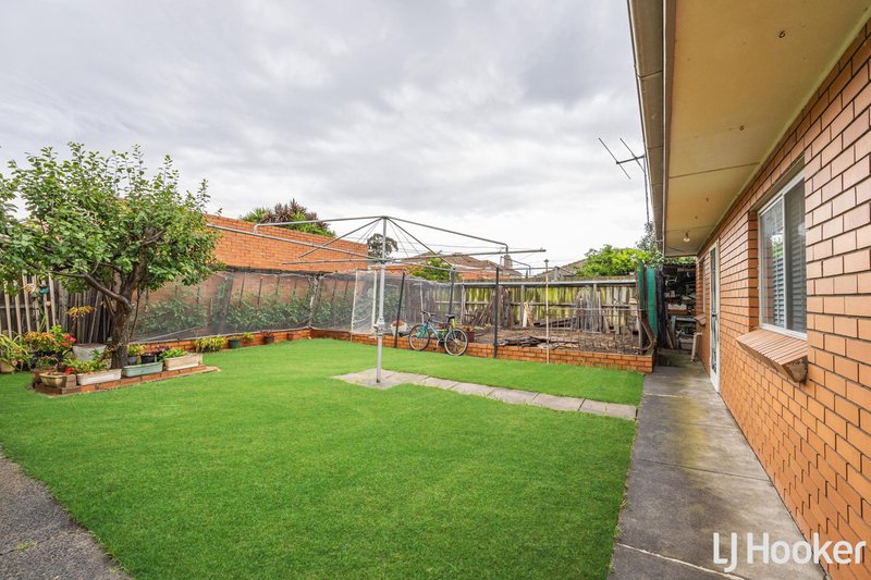 Photo - 8 Heather Avenue, Thomastown VIC 3074 - Image 17