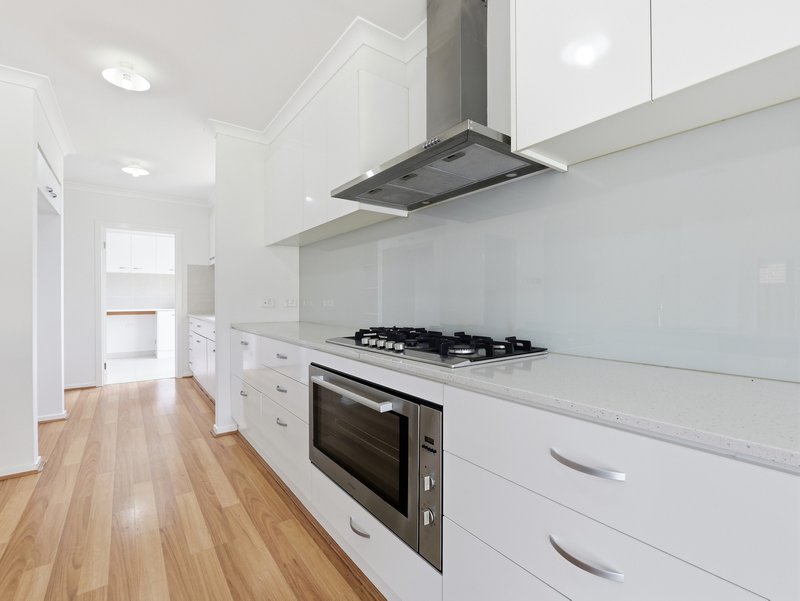 Photo - 8 Heathwren View, Werribee VIC 3030 - Image 14