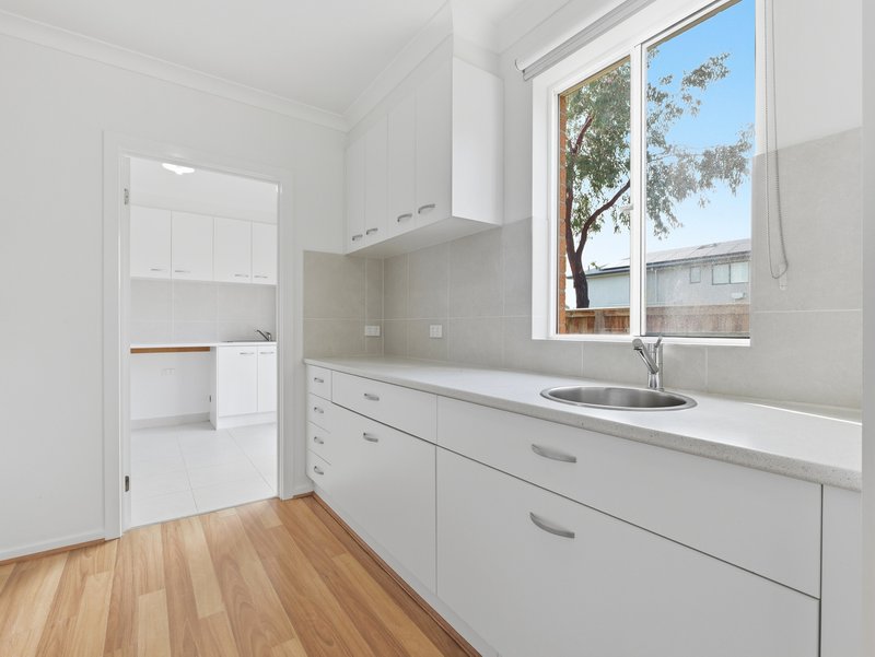 Photo - 8 Heathwren View, Werribee VIC 3030 - Image 17