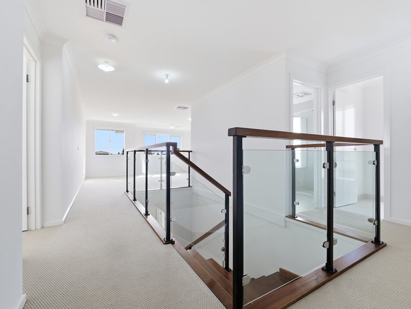 Photo - 8 Heathwren View, Werribee VIC 3030 - Image 21