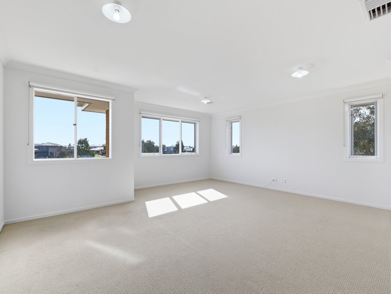 Photo - 8 Heathwren View, Werribee VIC 3030 - Image 22