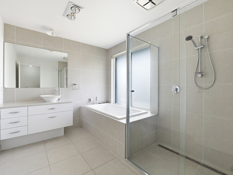 Photo - 8 Heathwren View, Werribee VIC 3030 - Image 28