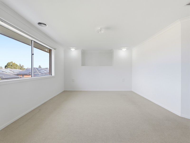 Photo - 8 Heathwren View, Werribee VIC 3030 - Image 31