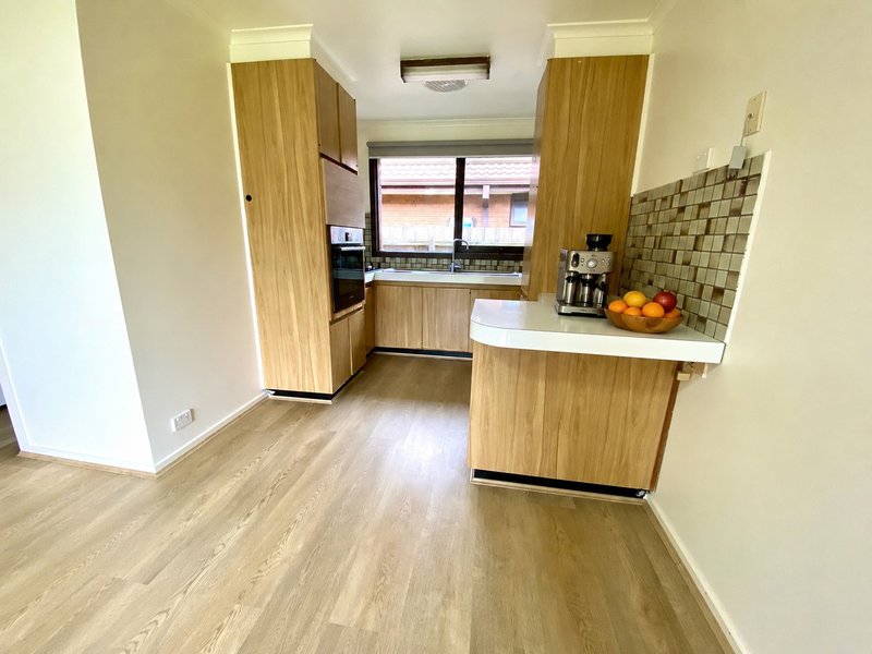 Photo - 8 Hendon Court, Clarinda VIC 3169 - Image 4