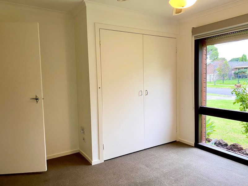 Photo - 8 Hendon Court, Clarinda VIC 3169 - Image 9