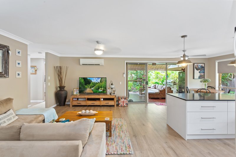 Photo - 8 Hendrix St , Windaroo QLD 4207 - Image 3