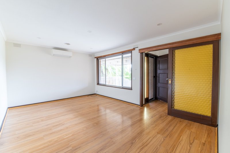 Photo - 8 Henry Court, Epping VIC 3076 - Image 2