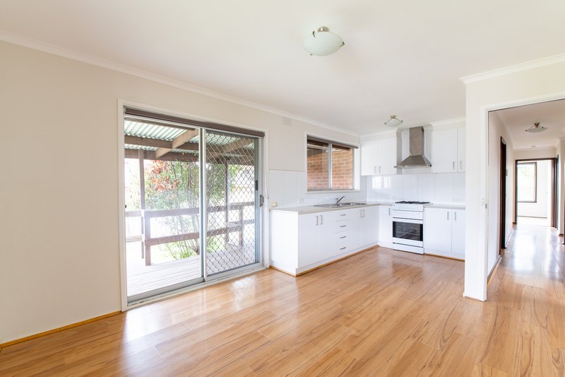 Photo - 8 Henry Court, Epping VIC 3076 - Image 3