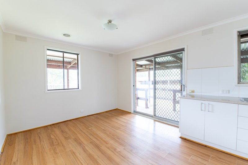 Photo - 8 Henry Court, Epping VIC 3076 - Image 4