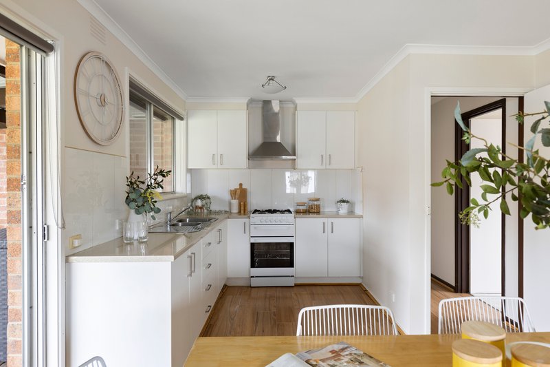 Photo - 8 Henry Court, Epping VIC 3076 - Image 2