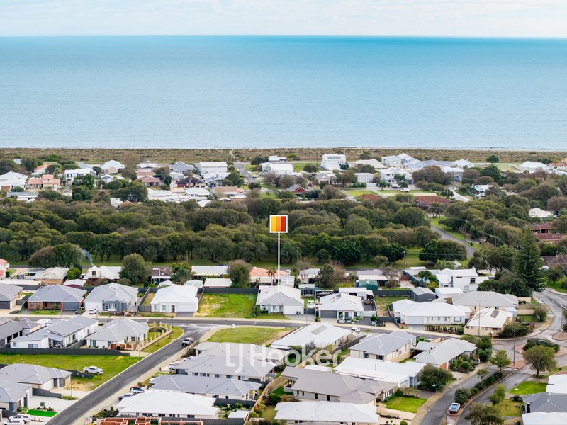 Photo - 8 Henry Willmott Drive, Geographe WA 6280 - Image 22