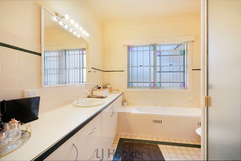 Photo - 8 Herd Street, Mount Hutton NSW 2290 - Image 11