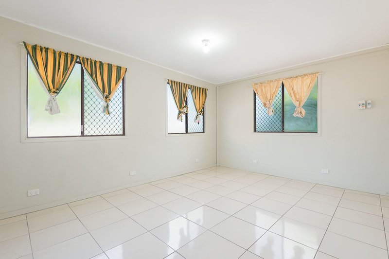 Photo - 8 Hickory Street, Inala QLD 4077 - Image 11