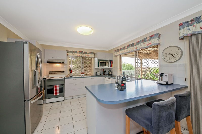 Photo - 8 Highfield Crescent, Strathpine QLD 4500 - Image 2