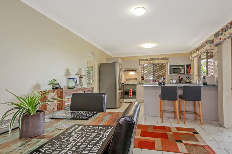 Photo - 8 Highfield Crescent, Strathpine QLD 4500 - Image 6