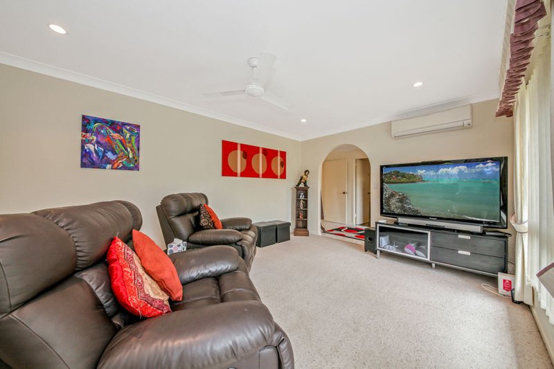 Photo - 8 Highfield Crescent, Strathpine QLD 4500 - Image 11