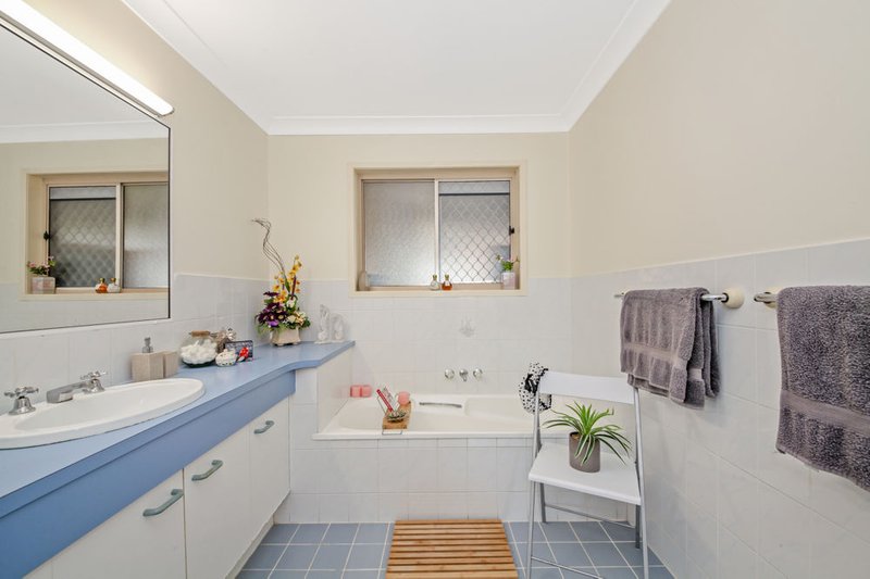 Photo - 8 Highfield Crescent, Strathpine QLD 4500 - Image 19