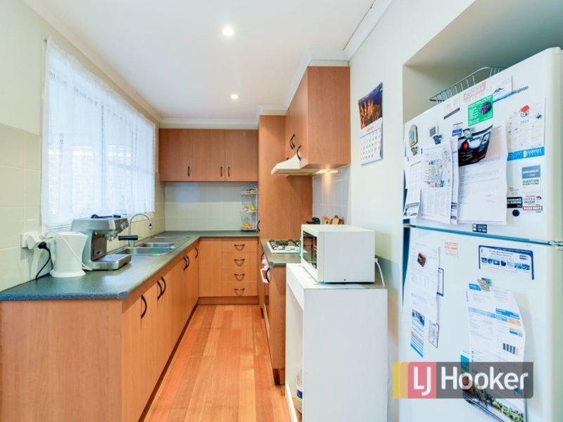 Photo - 8 Highland Avenue, Hampton Park VIC 3976 - Image 2