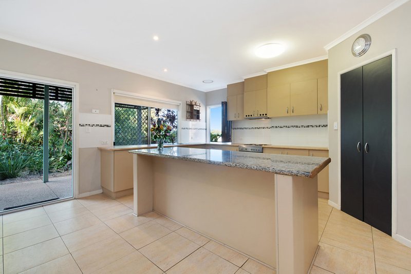 Photo - 8 Highland Place, Buderim QLD 4556 - Image 2