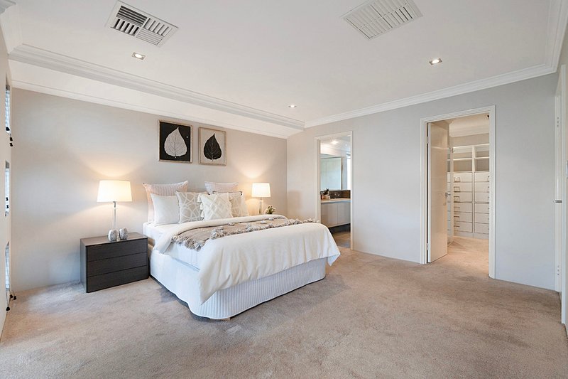 Photo - 8 Highland Rise, Piara Waters WA 6112 - Image 4