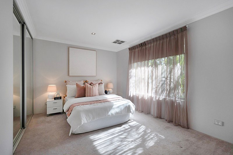 Photo - 8 Highland Rise, Piara Waters WA 6112 - Image 10