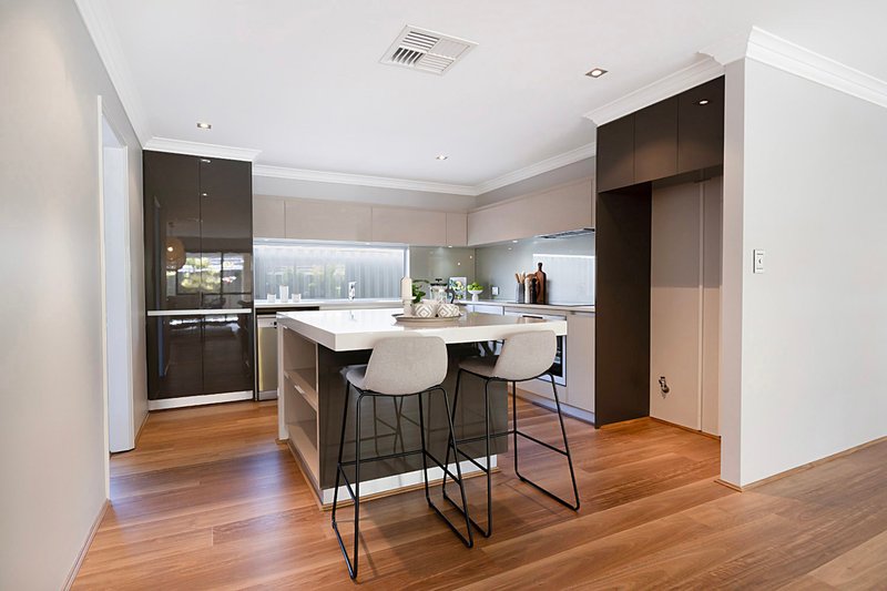Photo - 8 Highland Rise, Piara Waters WA 6112 - Image 16