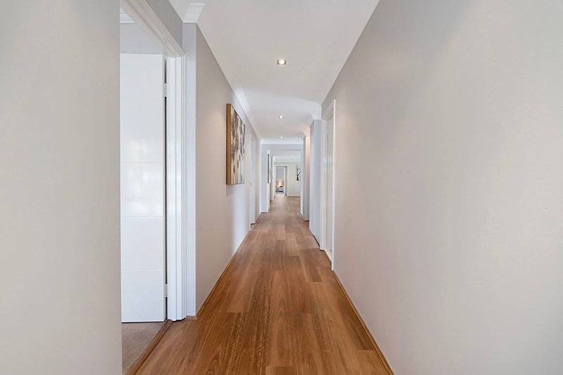 Photo - 8 Highland Rise, Piara Waters WA 6112 - Image 18