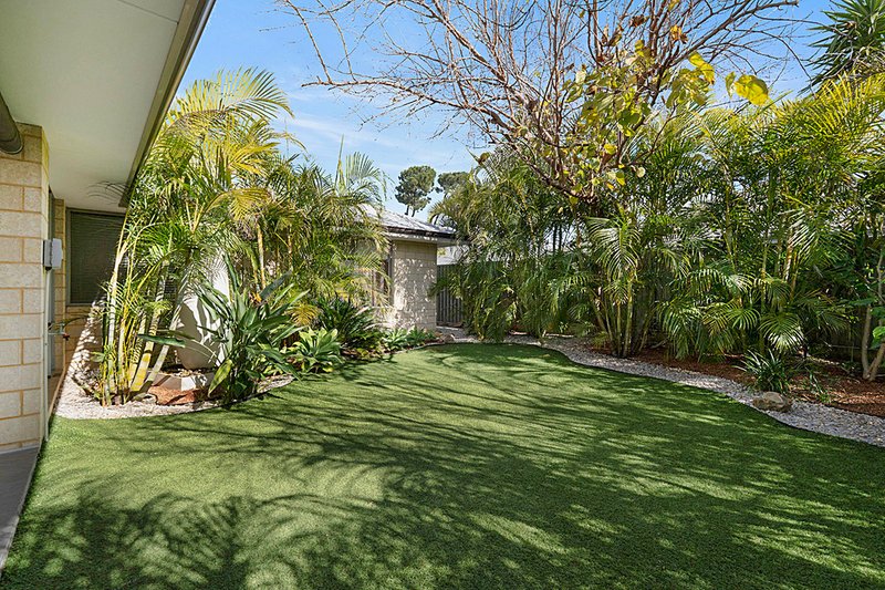 Photo - 8 Highland Rise, Piara Waters WA 6112 - Image 30