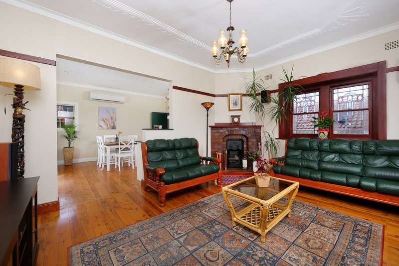 Photo - 8 Highland Road, Peakhurst NSW 2210 - Image 2