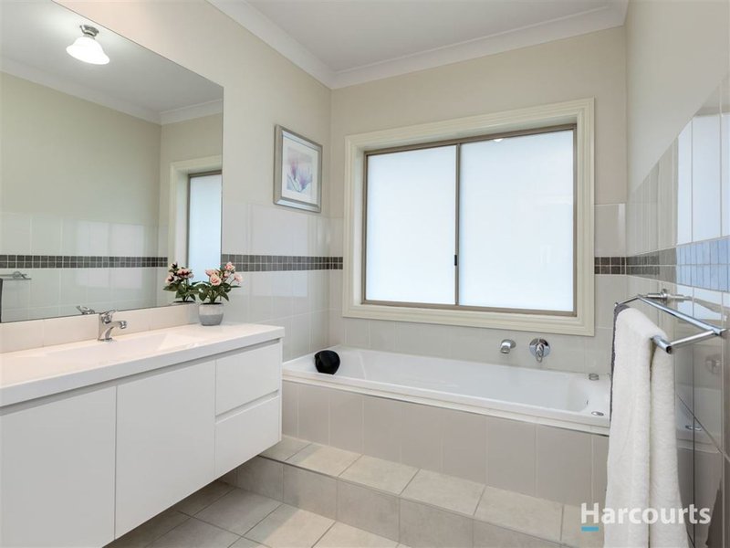 Photo - 8 Highview Court, Lysterfield VIC 3156 - Image 9