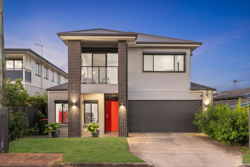 Photo - 8 Higlett Street, Scarborough QLD 4020 - Image 1