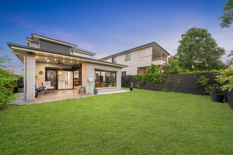 Photo - 8 Higlett Street, Scarborough QLD 4020 - Image 3