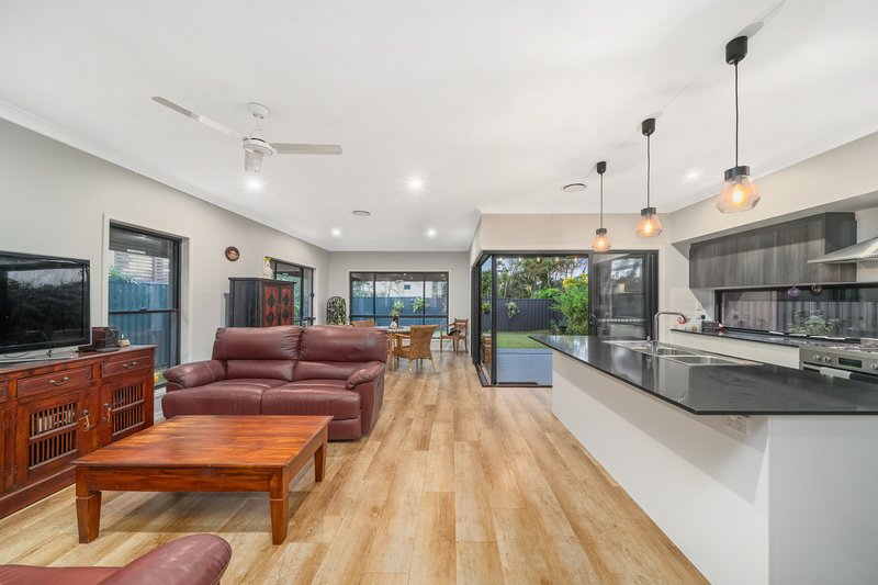 Photo - 8 Higlett Street, Scarborough QLD 4020 - Image 4