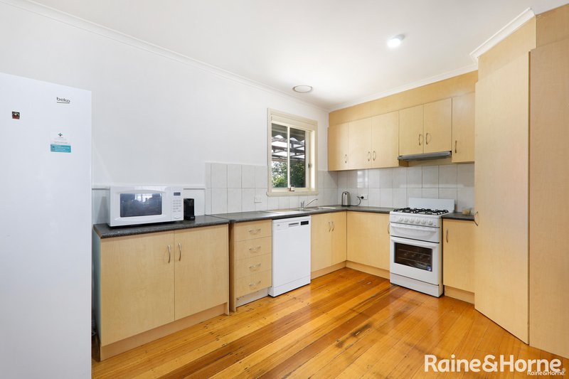 Photo - 8 Hilgay Street, Coolaroo VIC 3048 - Image 5