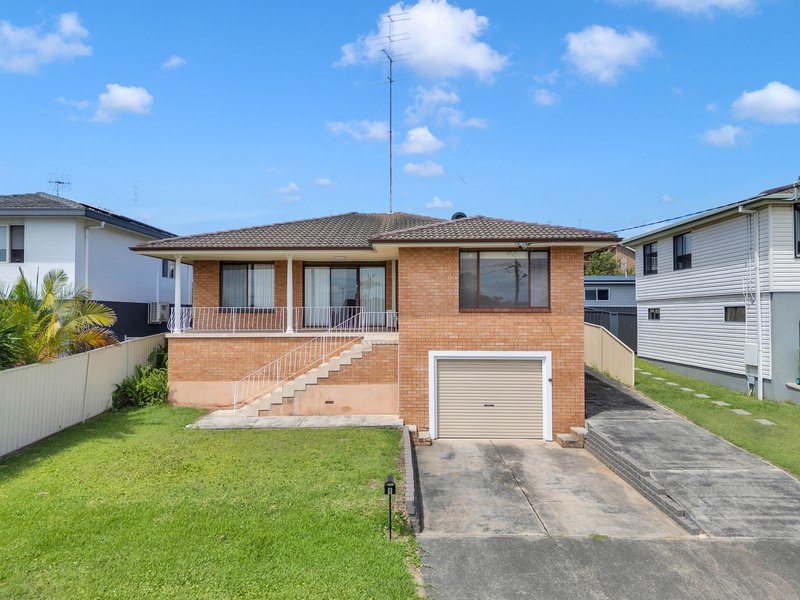 8 Hillcrest Avenue, Bateau Bay NSW 2261