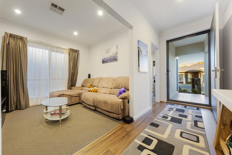 Photo - 8 Hillier Street, Lightsview SA 5085 - Image 2