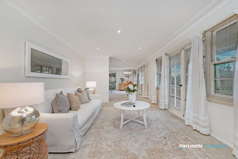 Photo - 8 Hillside Place, West Pennant Hills NSW 2125 - Image 2