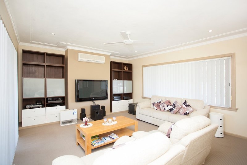 Photo - 8 Hinten Crescent, Taree NSW 2430 - Image 4