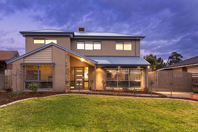 8 Hoddle Court, Mill Park VIC 3082