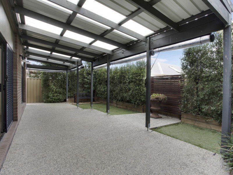 Photo - 8 Holland Way, Caroline Springs VIC 3023 - Image 18