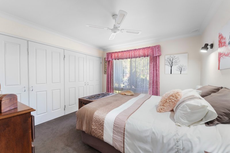 Photo - 8 Hollings Crescent, Heathcote NSW 2233 - Image 6